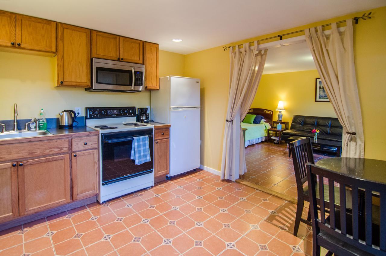 ברלינגטון Inn At Charlotte B&B מראה חיצוני תמונה