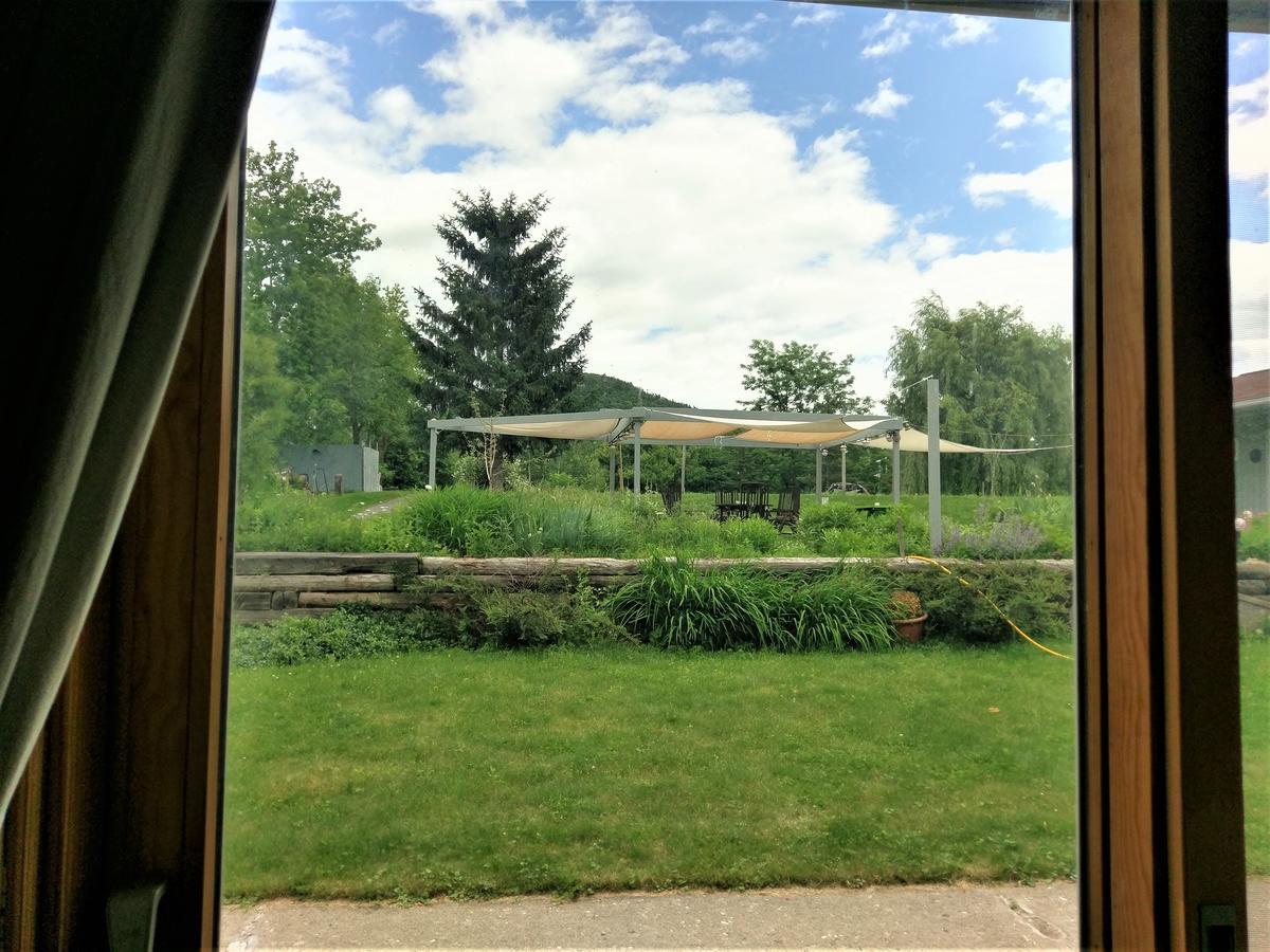 ברלינגטון Inn At Charlotte B&B מראה חיצוני תמונה