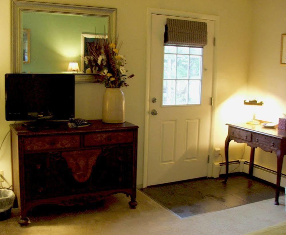 ברלינגטון Inn At Charlotte B&B מראה חיצוני תמונה