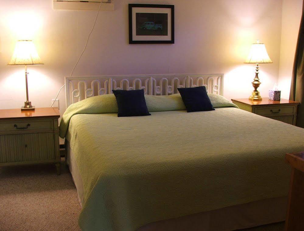 ברלינגטון Inn At Charlotte B&B מראה חיצוני תמונה