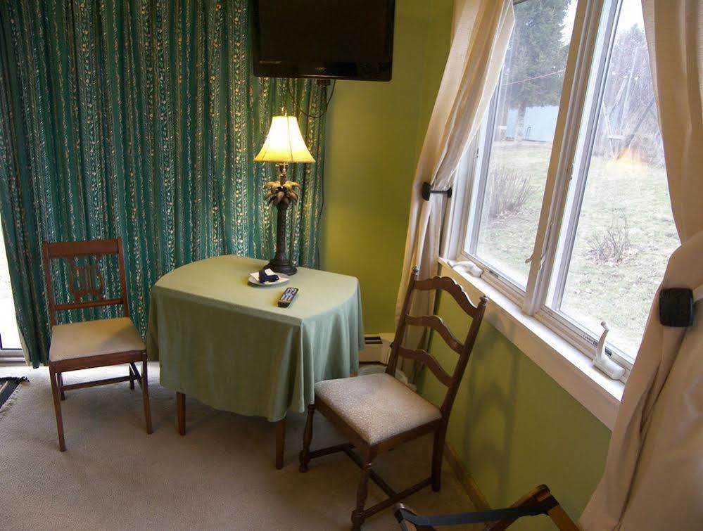 ברלינגטון Inn At Charlotte B&B מראה חיצוני תמונה