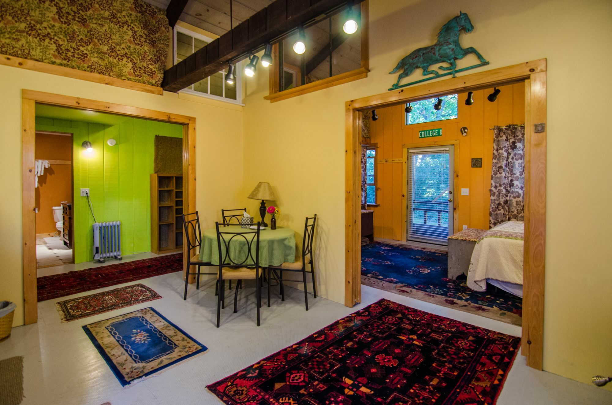 ברלינגטון Inn At Charlotte B&B מראה חיצוני תמונה